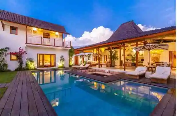 Luxury villa rentals in Bali with private chef and security